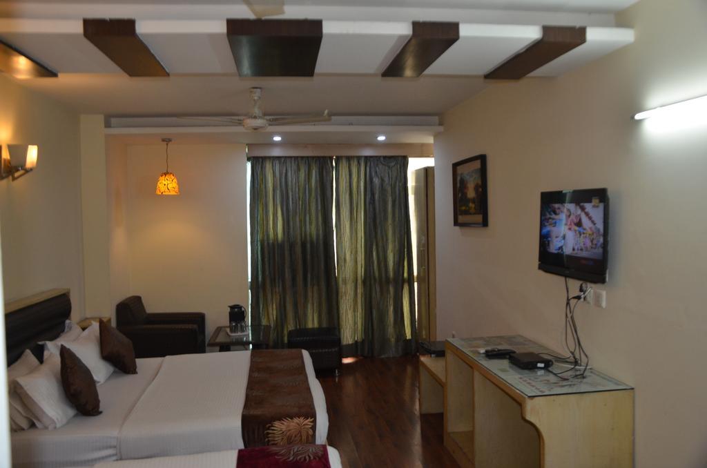 Hotel Milan Deluxe نيودلهي المظهر الخارجي الصورة