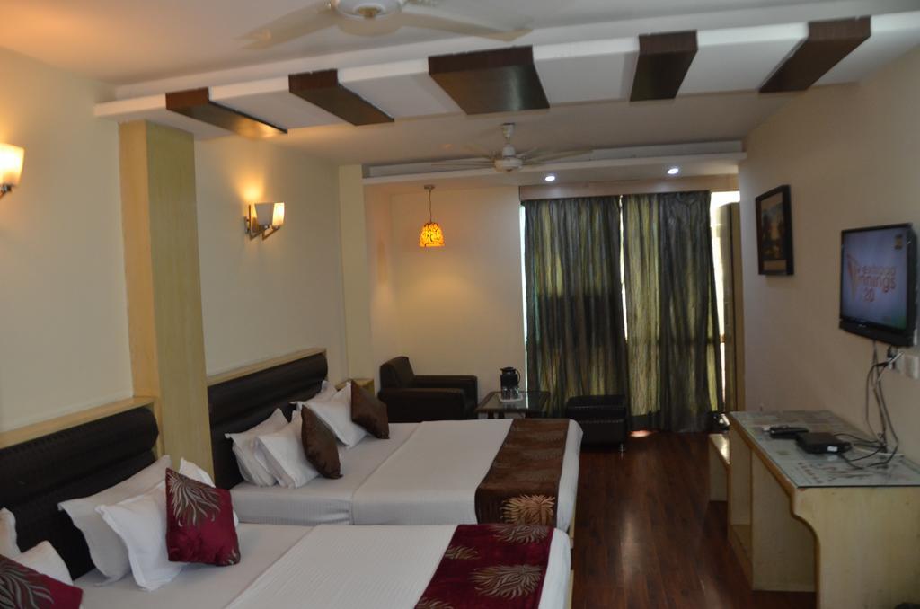 Hotel Milan Deluxe نيودلهي المظهر الخارجي الصورة