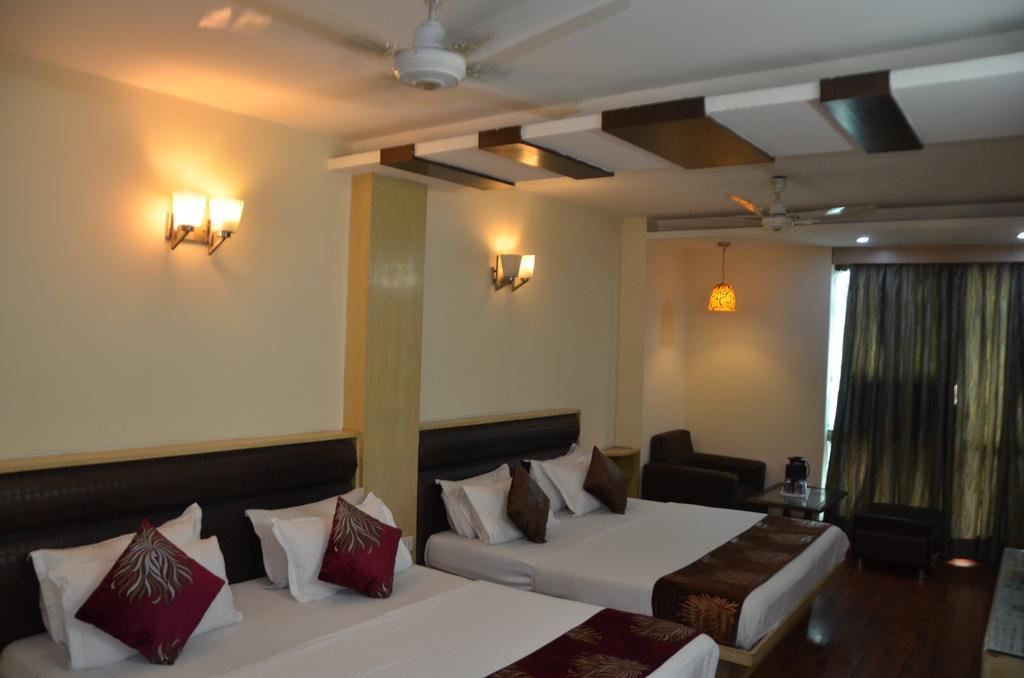 Hotel Milan Deluxe نيودلهي المظهر الخارجي الصورة