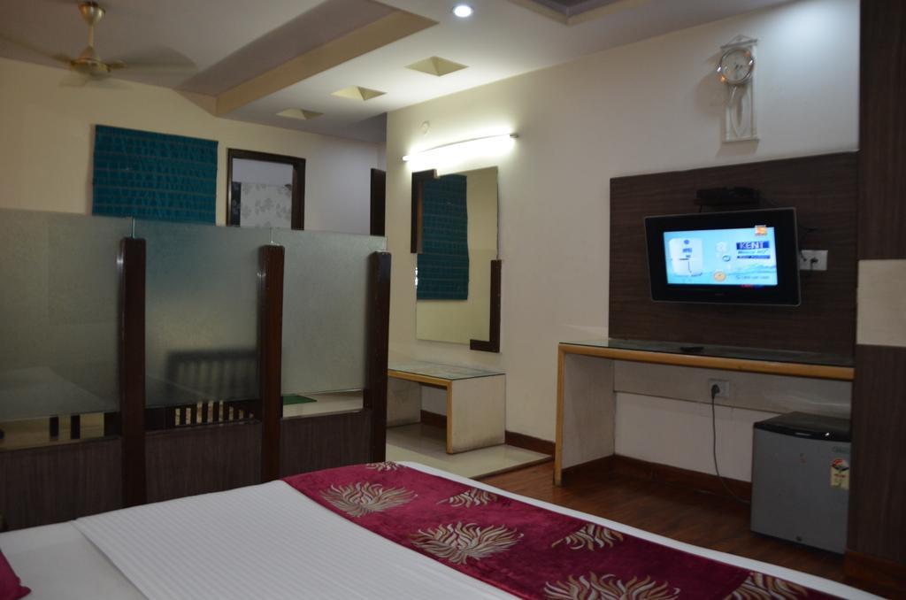 Hotel Milan Deluxe نيودلهي المظهر الخارجي الصورة