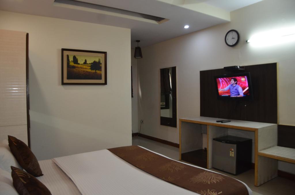 Hotel Milan Deluxe نيودلهي المظهر الخارجي الصورة