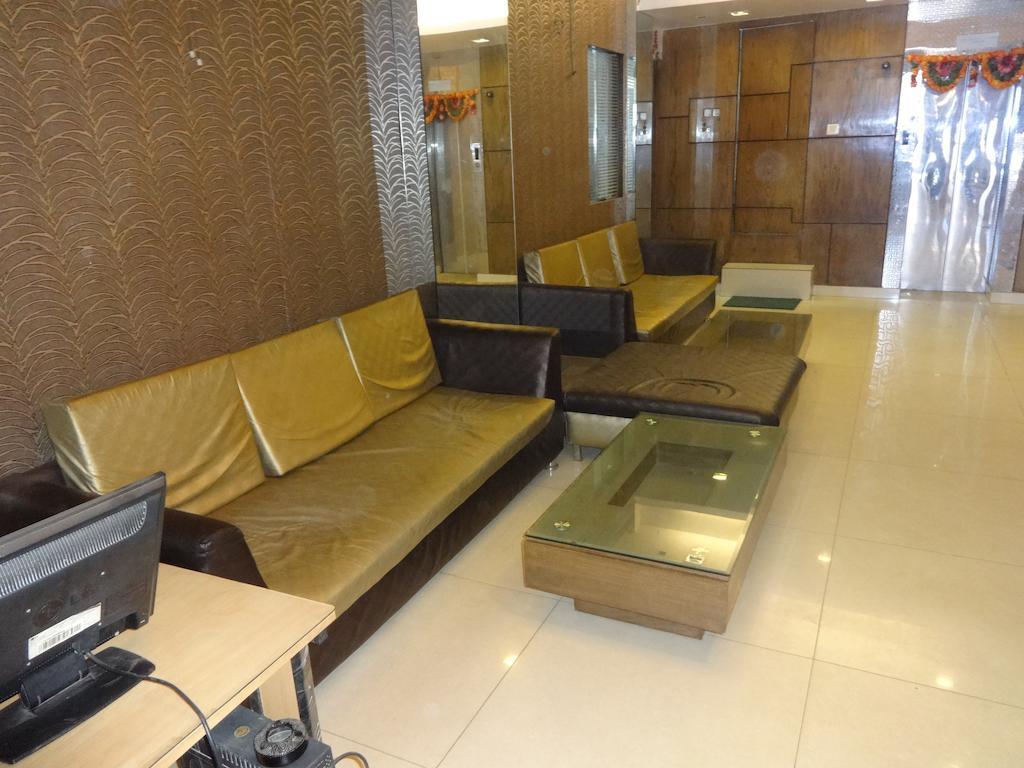 Hotel Milan Deluxe نيودلهي المظهر الخارجي الصورة