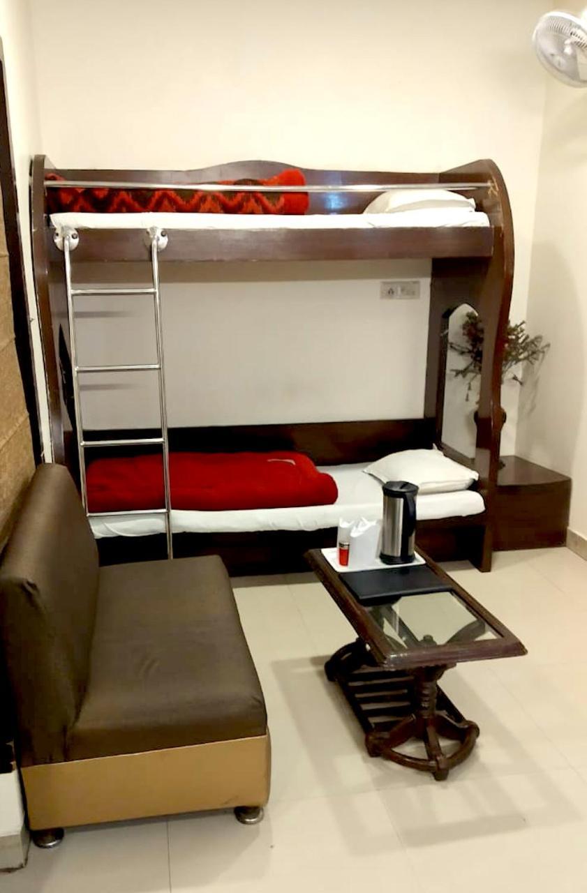 Hotel Milan Deluxe نيودلهي المظهر الخارجي الصورة