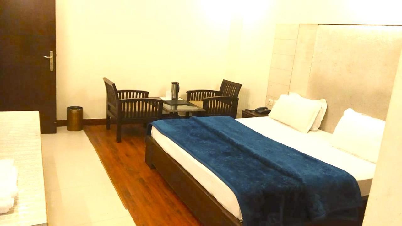 Hotel Milan Deluxe نيودلهي المظهر الخارجي الصورة