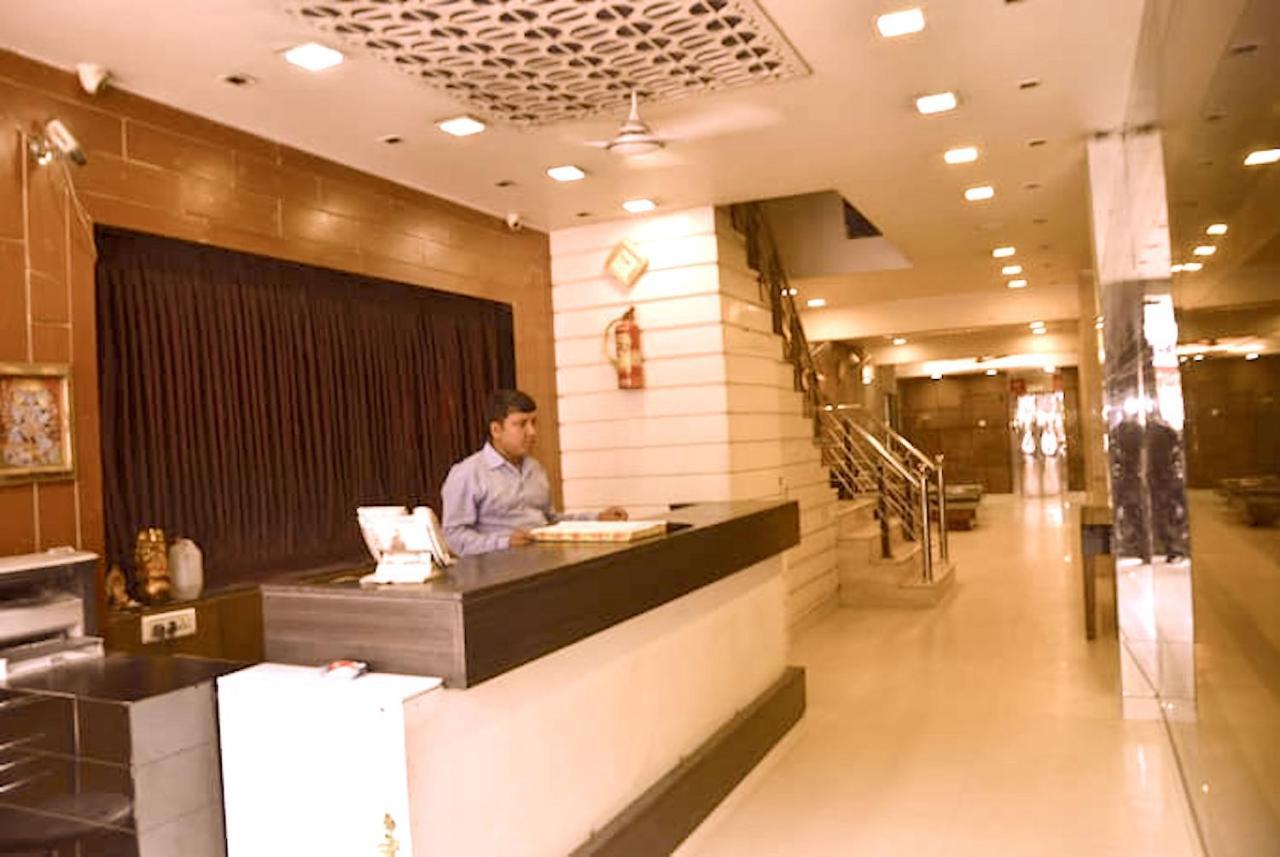 Hotel Milan Deluxe نيودلهي المظهر الخارجي الصورة