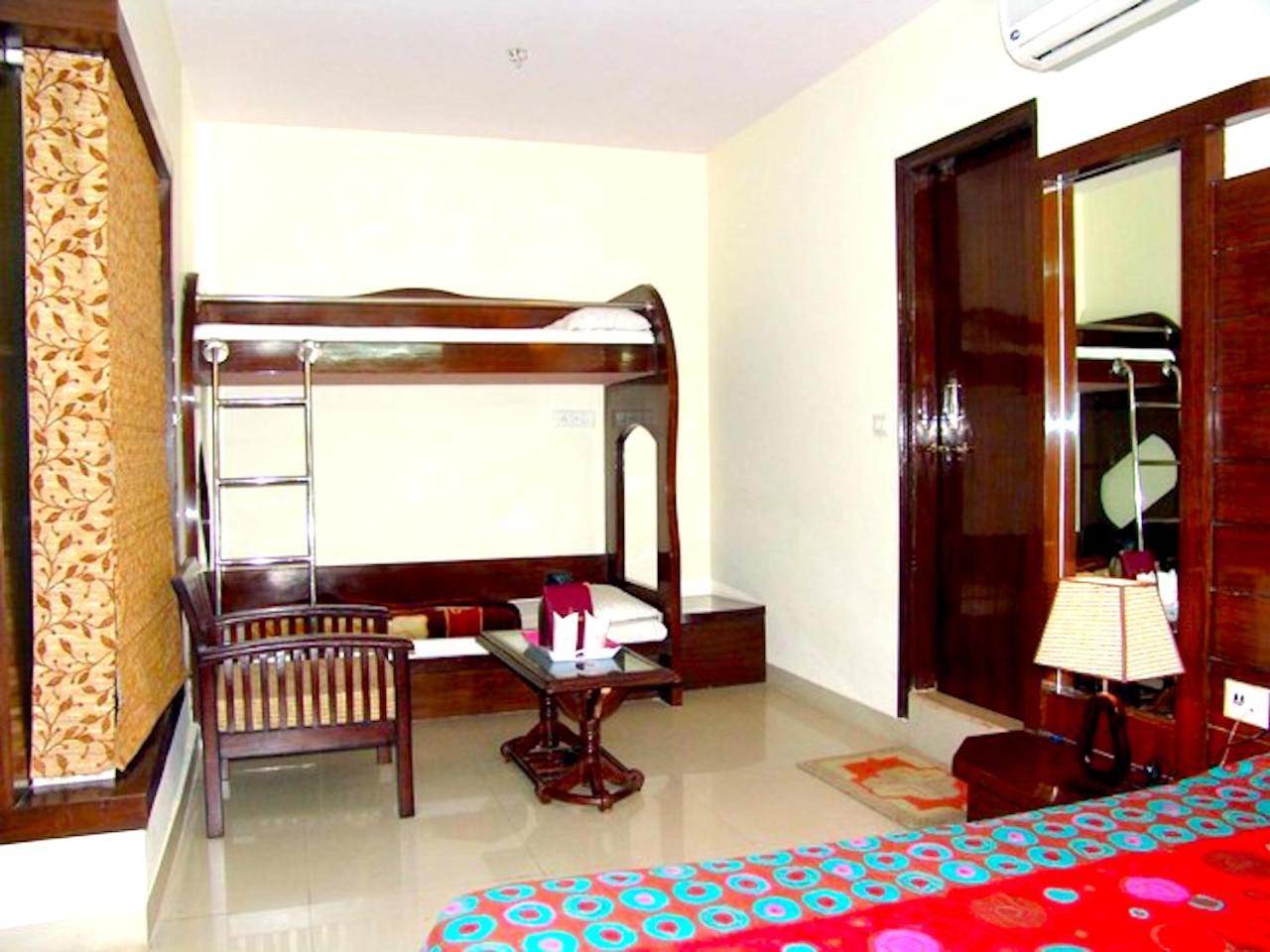 Hotel Milan Deluxe نيودلهي المظهر الخارجي الصورة