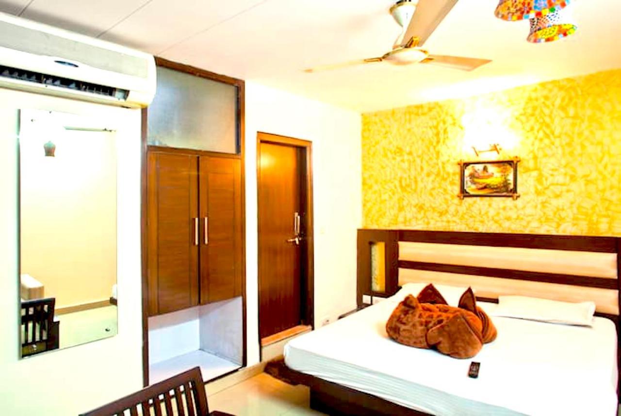 Hotel Milan Deluxe نيودلهي المظهر الخارجي الصورة